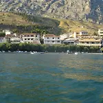 Beachfront Filip Apartment Omiš