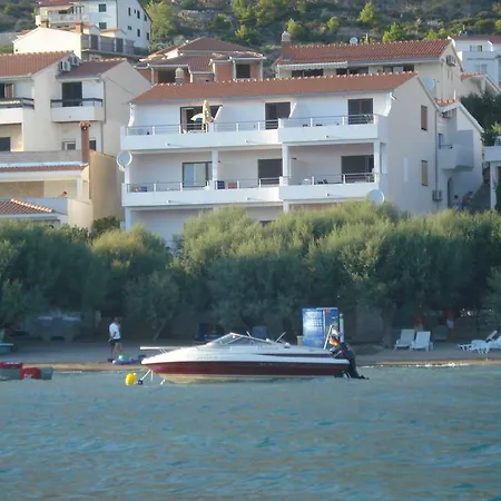 Filip * Omis